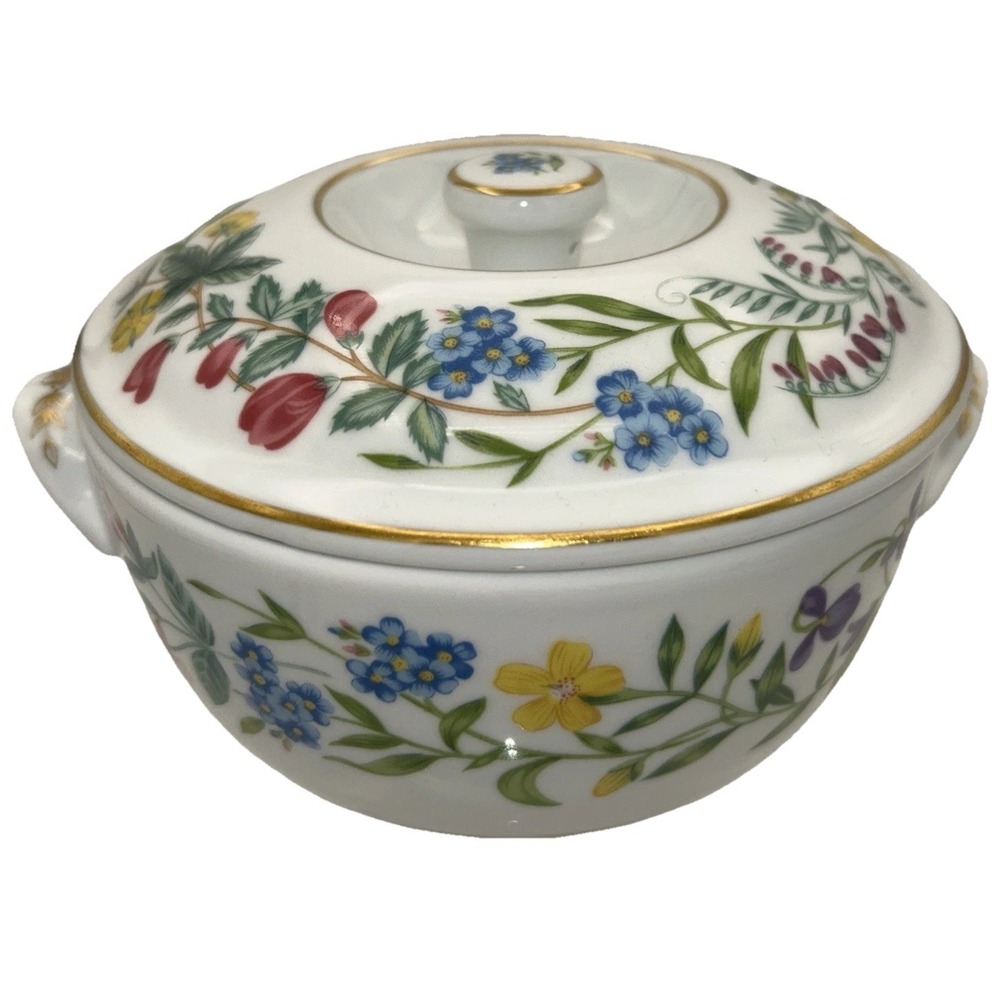 Royal Worcester Arcadia 1 1/2 Pint Covered Casserole 5 3/4" #4513
